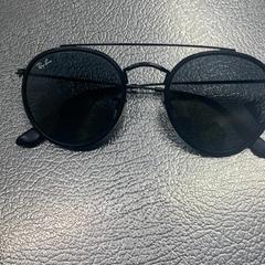 نظارات شمسية Zwart، كما تم الإبلاغ عنه بواسطة IKEA Haarlem عبر iLost