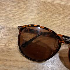 Eguzkitako betaurrekoak Bruine, gisa salatu by Designer Outlet Roosendaal iLost erabiliz