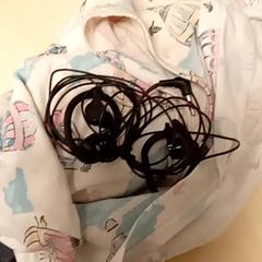 Earbud & T shirt がiLostで Mövenpick Hotel Amsterdam City Centre によって報告されました