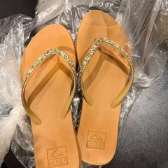 Sandali Beige glitter, come riportato da Hotel Van der Valk Harderwijk op de Veluwe utilizzando iLost