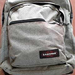 Hátizsák, amint azt Regio Antwerpen - Brussel az iLost segítségével jelentette.