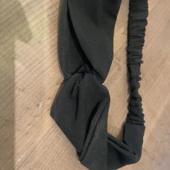 Hårband, rapporterat av Pathé Arnhem med iLost