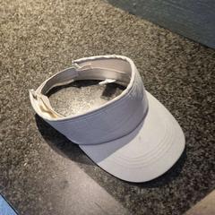 Kšiltovka, jak nahlášeno Van der Valk Hotel Wolvega Heerenveen pomocí iLost