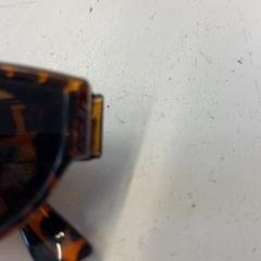 Gafas de sol, segundo informou Liquicity Festival usando iLost