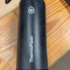 Botella para beber, segundo informou IKEA福岡新宮 usando iLost