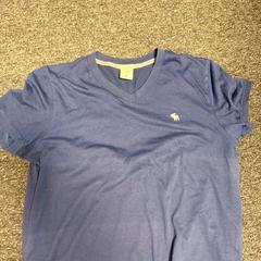 Chemisier, a été signalé par DoubleTree by Hilton Rotterdam Centre utilisant iLost