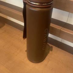 Bottle, as reported by Pathé Arnhem using iLost