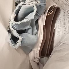 Pants, amint azt Mövenpick Hotel Amsterdam City Centre az iLost segítségével jelentette.