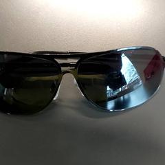 Szemüveg Zonnebril, amint azt Regio Limburg - Leuven az iLost segítségével jelentette.