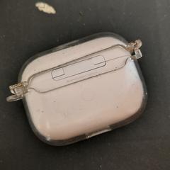 Airpods case with plastic cover - Oog in Al, ha sido reportado a iLost