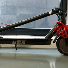 Trasporto - Elektrische step, come riportato da Regio Oost-Vlaanderen utilizzando iLost