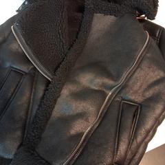 Dzseki Lammy coat zwart kluis 172, amint azt HU Amersfoort az iLost segítségével jelentette.