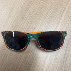 Eguzkitako betaurrekoak, gisa salatu by IKEA Duiven iLost erabiliz