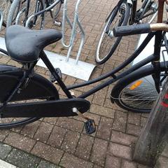 Kolo Classic Bike zwart dames, jak nahlášeno Stad Peer pomocí iLost