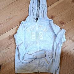 Sudadera, ha sido reportado por Het Spoorwegmuseum con iLost