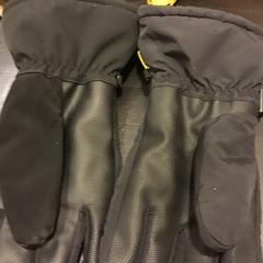 Eskularruak, gisa salatu by U-OV Utrecht iLost erabiliz