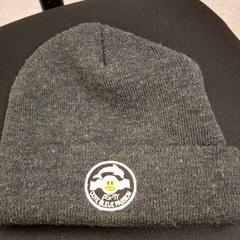Beanie gris, como reportado por IKEA Marseille La Valentine utilizando o iLost
