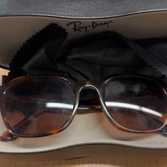 İLost kullanarak Pathé Spuimarkt tarafından bildirildiği gibi Güneş gözlüğü