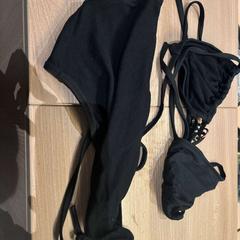 بيكيني Zwart، كما تم الإبلاغ عنه بواسطة Van der Valk Hotel Deventer عبر iLost