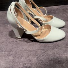 Talons Wit, Anne Field, a été signalé par Van der Valk Hotel Haarlem utilisant iLost