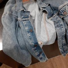 Kurtka, zgłoszono przez Qbuzz servicepunt  Emmen przy użyciu iLost