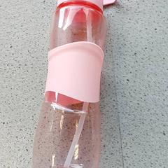 Drinkfles roze, som rapportert av Regio Limburg - Leuven ved bruk av iLost