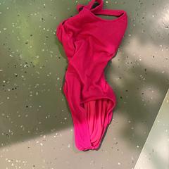 Swimwear PINK, as reported by Room Mate Bruno using iLost