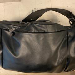 Bolsa Zwart, ha sido reportado por Artis con iLost