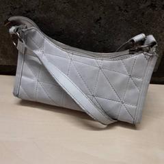 Bolsa, ha sido reportado por Arriva Oost-Brabant con iLost