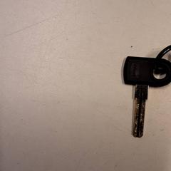 Clau, segons ha informat Qbuzz ZHN mitjançant iLost