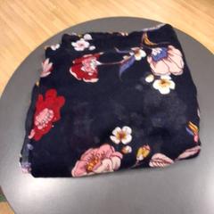 Foulard tube, segundo informou IKEA Nice Saint Isidore usando iLost