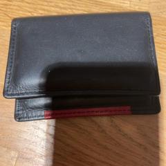 Portafoglio wallet, come riportato da Designer Outlet Roermond utilizzando iLost