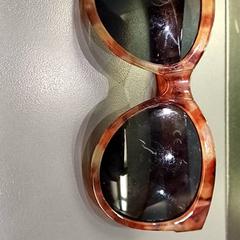 Slnečné okuliare, ako bolo nahlásené Qbuzz GD Groningen HS pomocou iLost