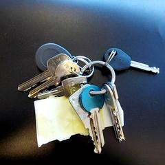 Clau, segons ha informat IKEA Strasbourg mitjançant iLost