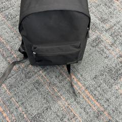 Mochila, segundo informou Connexxion Amstelland-Meerlanden Schiphol Noord usando iLost