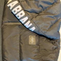 Casaco, como reportado por Inntel Hotels Amsterdam Landmark utilizando o iLost