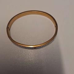 Gioielleria armband, come riportato da Regio West-Vlaanderen utilizzando iLost