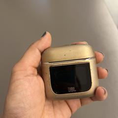 JBL Bluetooth headphones, jak bylo nahlášeno na iLost