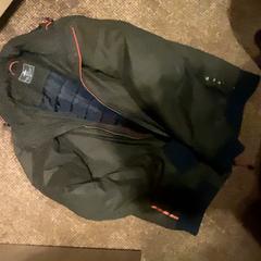 Jacke Donker groen, gemeldet von Van der Valk Hotel Apeldoorn - De Cantharel über iLost