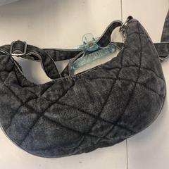 핸드백, iLost를 사용하여 GVB에 보고됨