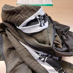 Pullover, gemeldet von Centraal magazijn über iLost