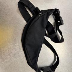 Övtáska značka NIKE, amint azt IKEA Praha – Zličín az iLost segítségével jelentette.