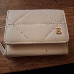 Portemonnee, segundo informou a iLost