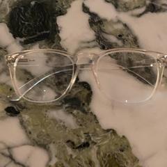 Brýle, jak nahlášeno Van der Valk Hotel Heerlen pomocí iLost