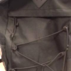 حقائب الظهر والحقائب النهارية Zwart، كما تم الإبلاغ عنه بواسطة Qbuzz Fryslân عبر iLost