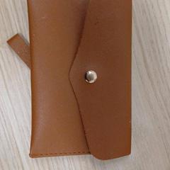 クラッチバッグ がiLostで IKEA Liège によって報告されました