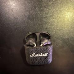 Chaussure black, marshall, a été signalé par Leonardo Hotel Amsterdam Rembrandtpark utilisant iLost