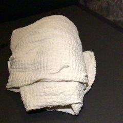 Sukienka, zgłoszono przez Van der Valk Hotel Amsterdam Zuidas przy użyciu iLost