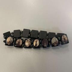Bracelet zwart NY, as reported by Heidelberglaan 15 using iLost