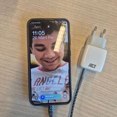 Telèfon mòbil, segons ha informat Amsterdam ID Aparthotel mitjançant iLost